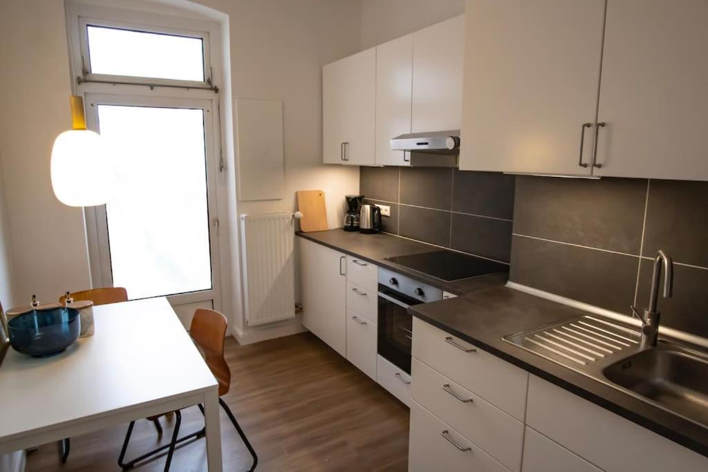 Sanierter Altbau, 2 Zimmer, 24-7 Check-In Kiel Exterior foto